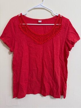 Old Navy Women’s Red Crochet Trim Short Sleeve Top